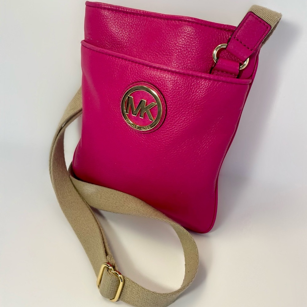 Michael Kors Pink Leather Crossbody Purse (H)